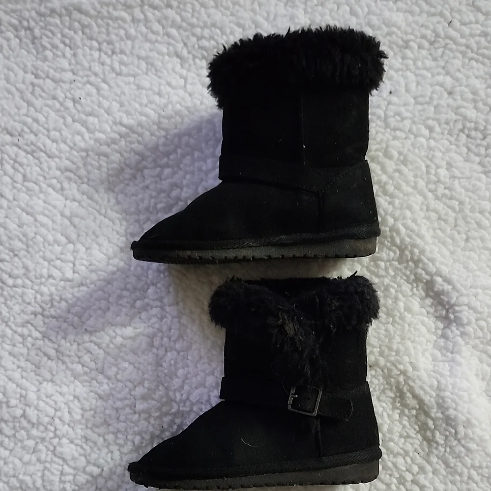 The Children's Place Black Fuzzy Boots